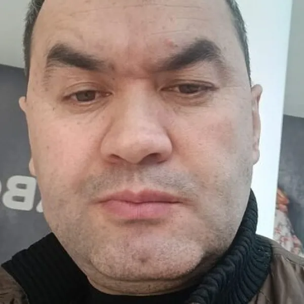 Искандар М